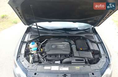 Седан Volkswagen Passat 2015 в 