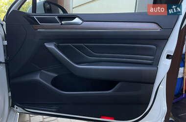 Седан Volkswagen Passat 2021 в 
