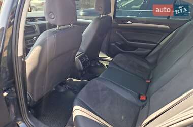 Седан Volkswagen Passat 2015 в 