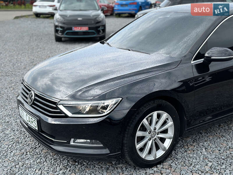 Седан Volkswagen Passat 2018 в Львові