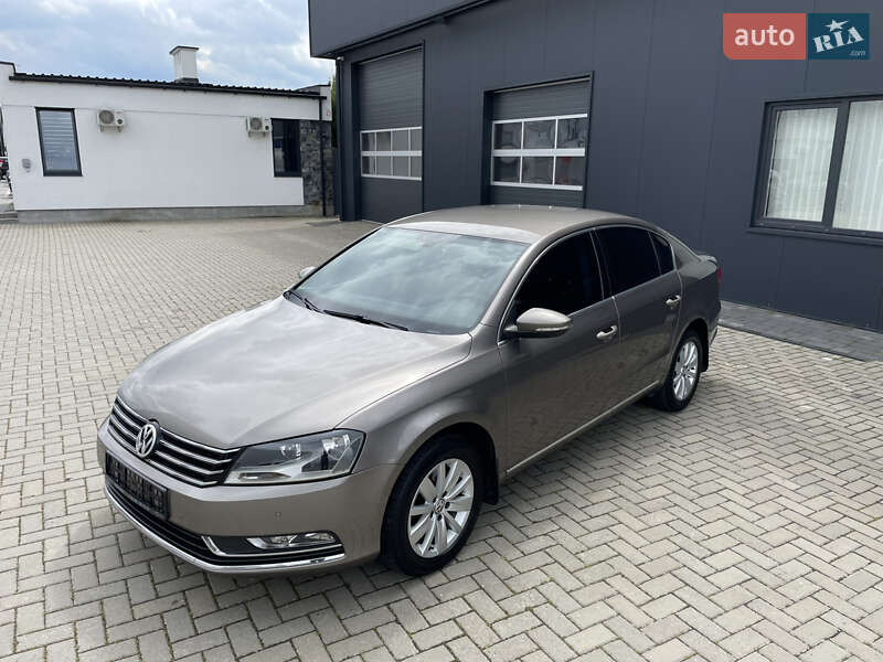 Volkswagen Passat 2011