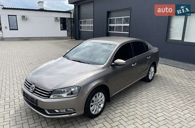Седан Volkswagen Passat 2011 в 