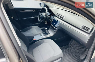 Седан Volkswagen Passat 2011 в 