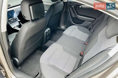Седан Volkswagen Passat 2011 в 
