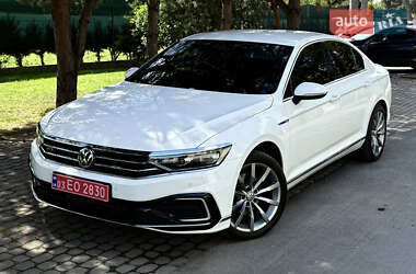 Седан Volkswagen Passat 2020 в 