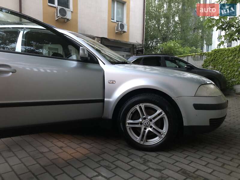 Универсал Volkswagen Passat 2003 в Львове