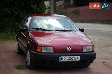 Седан Volkswagen Passat 1989 в 
