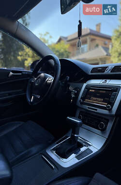Седан Volkswagen Passat 2010 в 