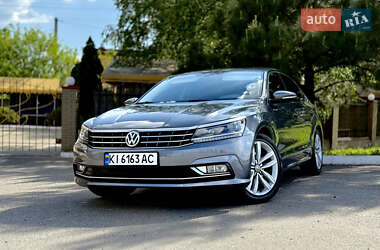 Седан Volkswagen Passat 2016 в Днепре
