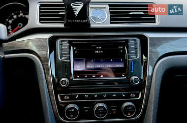 Седан Volkswagen Passat 2016 в 