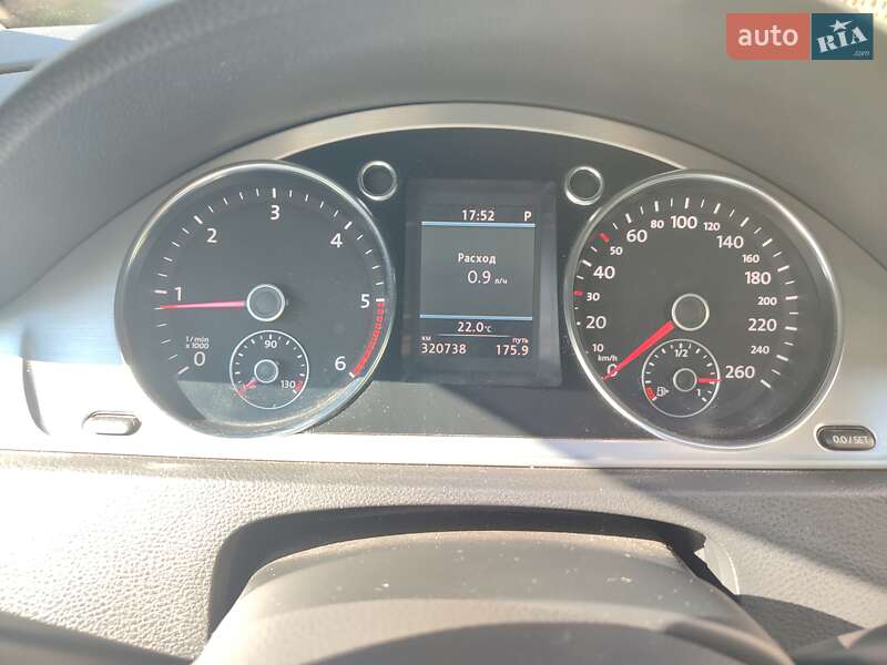 Універсал Volkswagen Passat 2013 в Львові