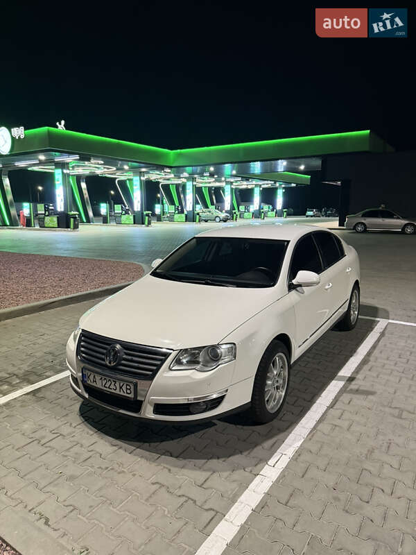Седан Volkswagen Passat 2010 в 