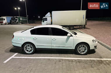 Седан Volkswagen Passat 2010 в 