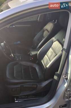 Універсал Volkswagen Passat 2011 в 