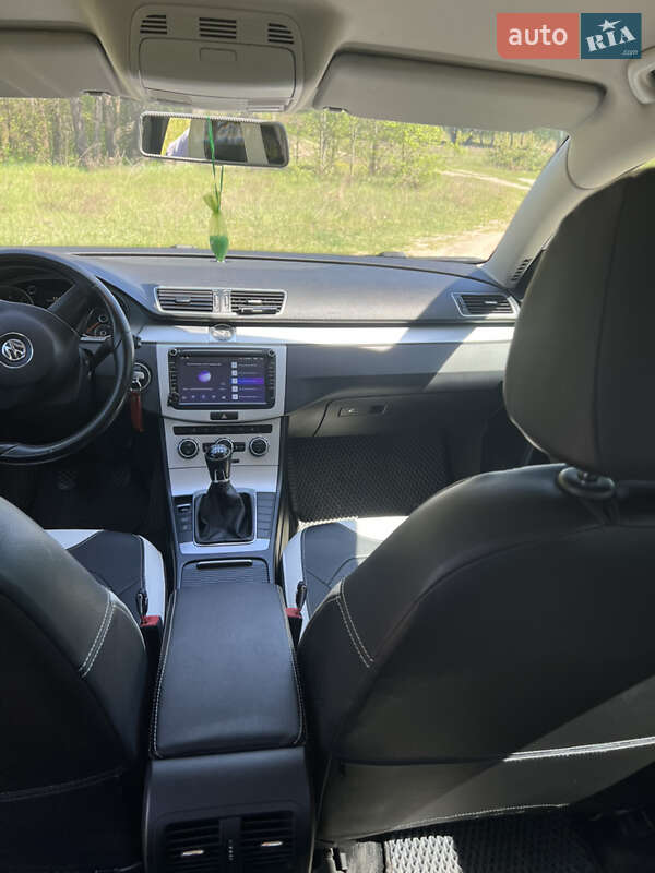Седан Volkswagen Passat 2012 в Прилуках
