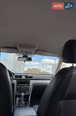 Седан Volkswagen Passat 2013 в 