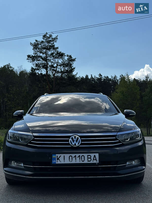 Универсал Volkswagen Passat 2019 в Киеве
