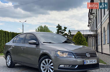 Седан Volkswagen Passat 2011 в Дунаевцах