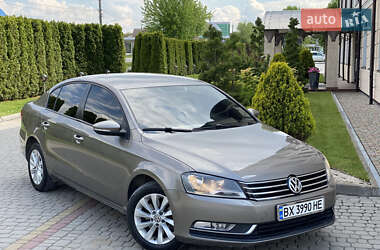 Седан Volkswagen Passat 2011 в Дунаївцях