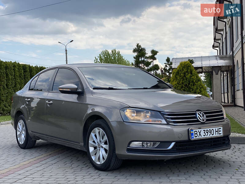 Седан Volkswagen Passat 2011 в Дунаївцях