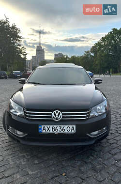 Седан Volkswagen Passat 2013 в Харькове