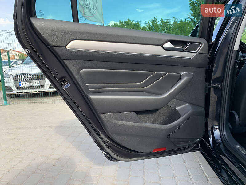 Універсал Volkswagen Passat 2021 в Бердичеві