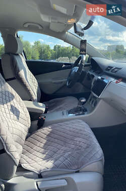 Седан Volkswagen Passat 2005 в 