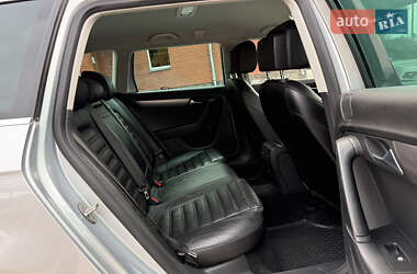 Універсал Volkswagen Passat 2012 в 