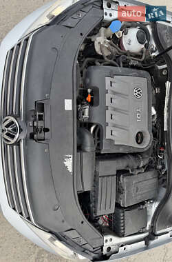 Універсал Volkswagen Passat 2012 в 