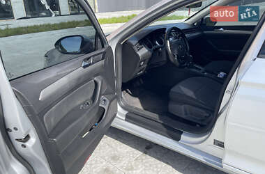 Седан Volkswagen Passat 2015 в 