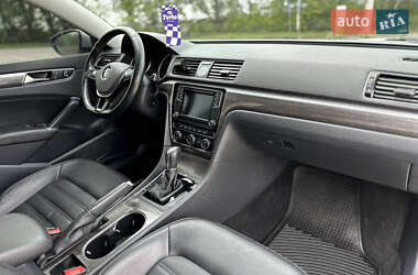 Седан Volkswagen Passat 2017 в 