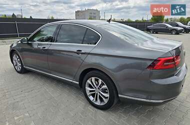 Седан Volkswagen Passat 2016 в 