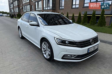 Седан Volkswagen Passat 2018 в Житомирі