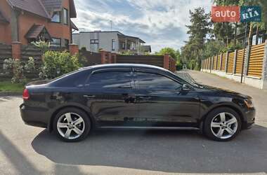 Седан Volkswagen Passat 2014 в Києві