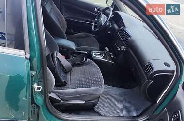 Універсал Volkswagen Passat 2001 в 