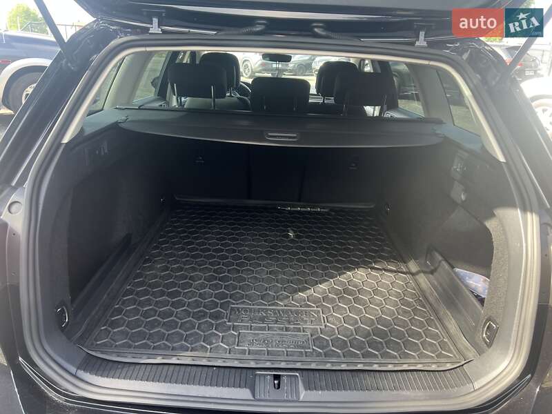 Универсал Volkswagen Passat 2015 в Киеве