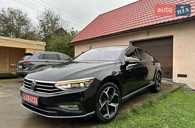 Седан Volkswagen Passat 2021 в 