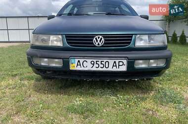 Універсал Volkswagen Passat 1996 в Шацьку