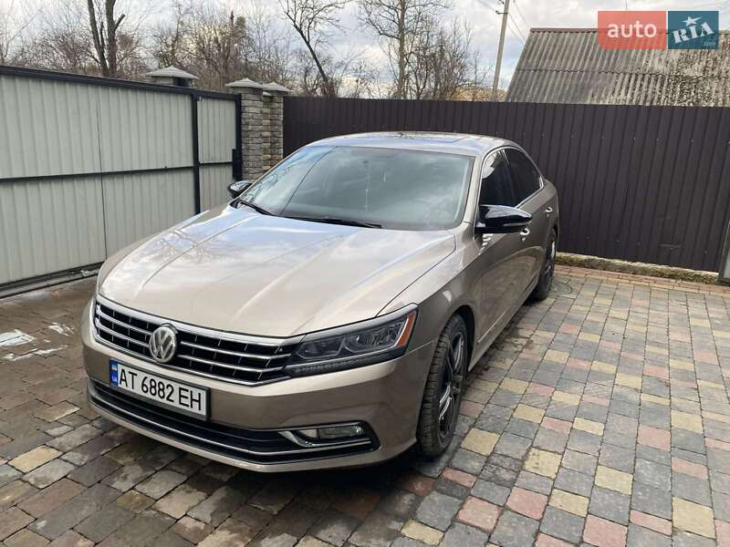 Седан Volkswagen Passat 2016 в Ивано-Франковске