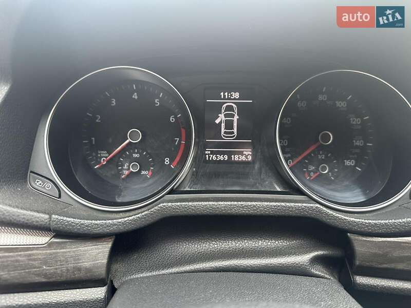 Седан Volkswagen Passat 2016 в Ивано-Франковске