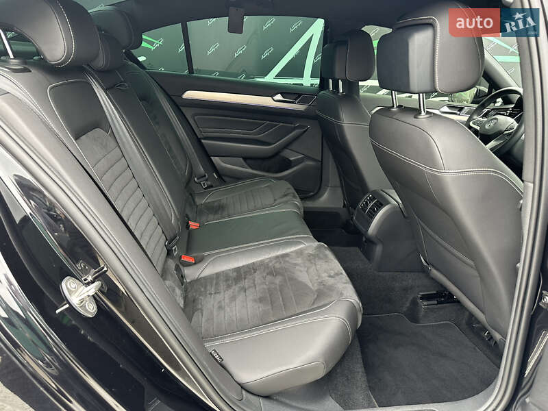 Седан Volkswagen Passat 2020 в Киеве