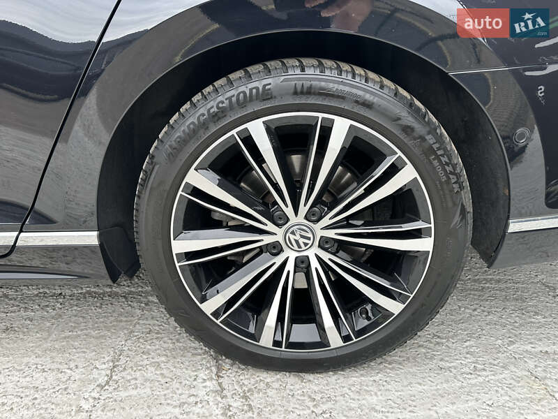 Седан Volkswagen Passat 2020 в Киеве