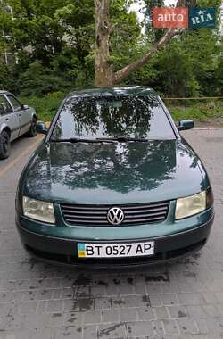Седан Volkswagen Passat 2000 в Одессе