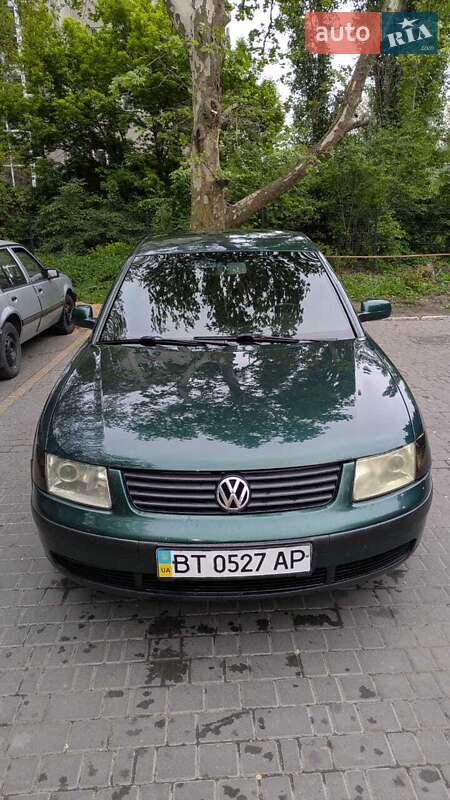 Седан Volkswagen Passat 2000 в 
