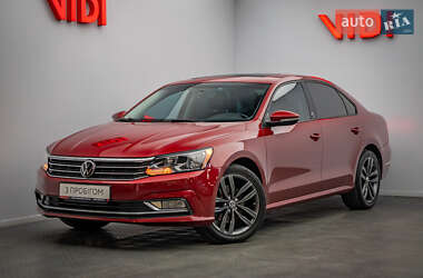 Седан Volkswagen Passat 2018 в Києві