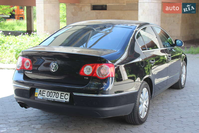 Седан Volkswagen Passat 2008 в Днепре