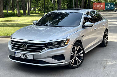 Седан Volkswagen Passat 2020 в Чернігові