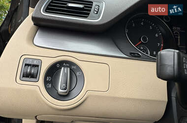 Универсал Volkswagen Passat 2012 в 