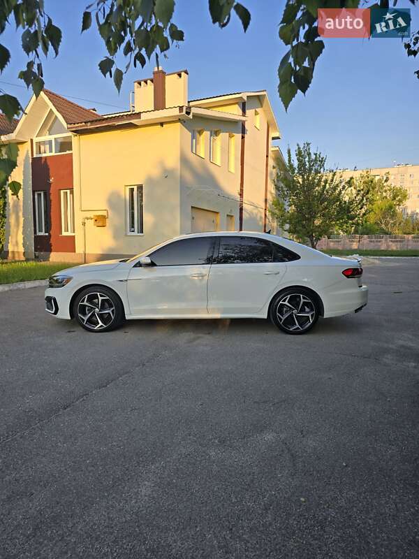 Седан Volkswagen Passat 2020 в Харькове