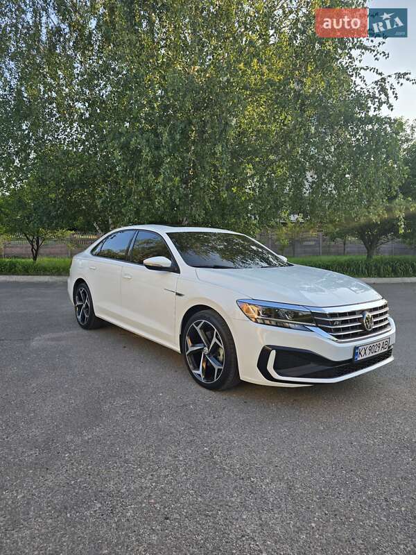 Седан Volkswagen Passat 2020 в Харькове